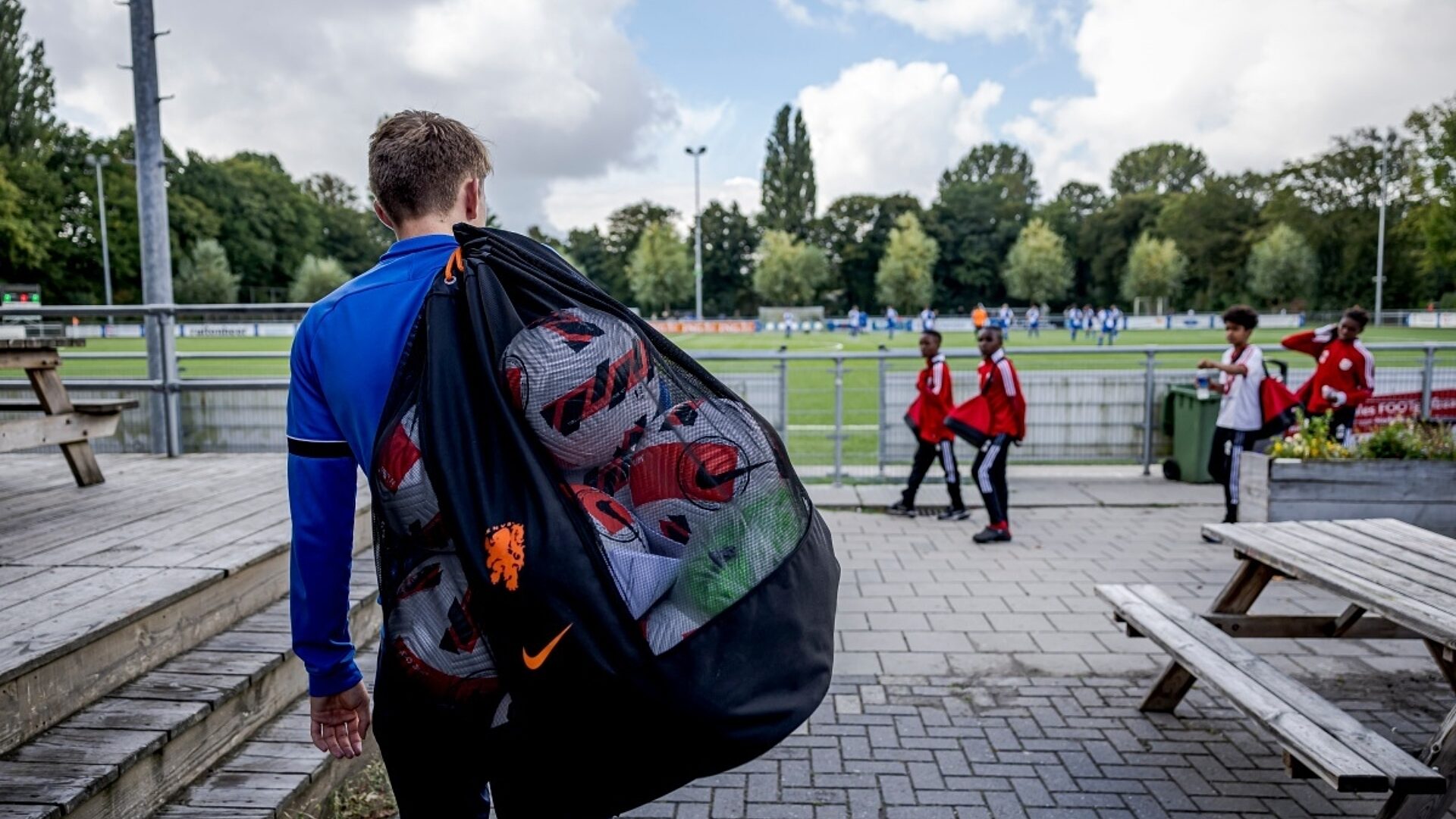 2425 Trainer Ballenzak Training