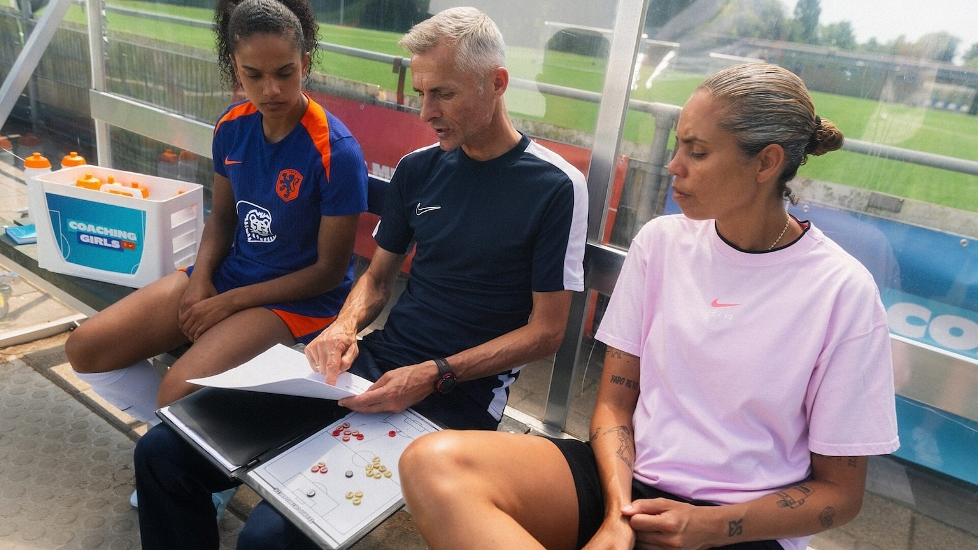 KNV Bx NIK Ex Coachinggirls 1707