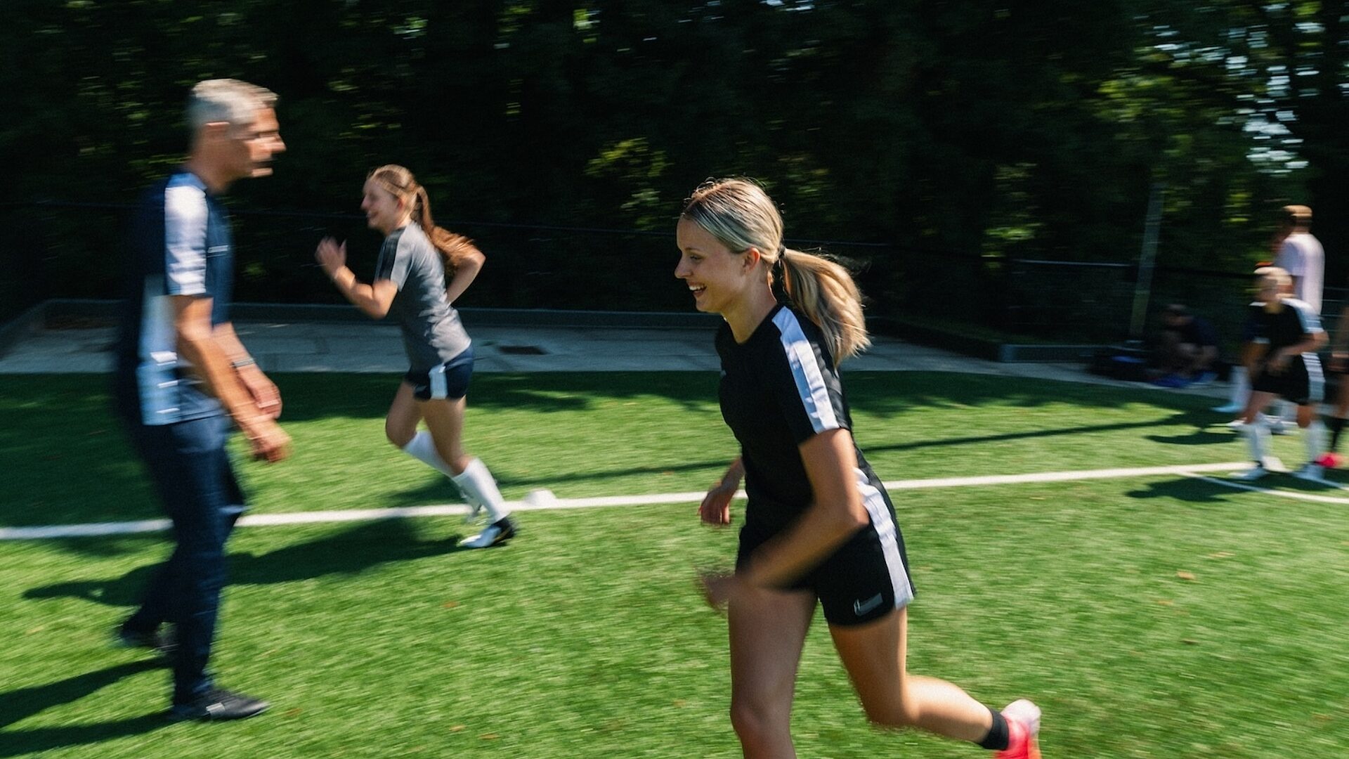 KNV Bx NIK Ex Coachinggirls 2350