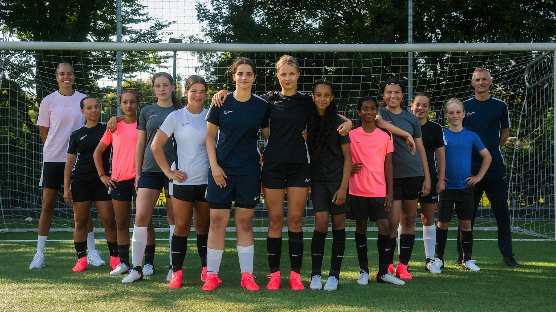 KNV Bx NIK Ex Coachinggirls 3758