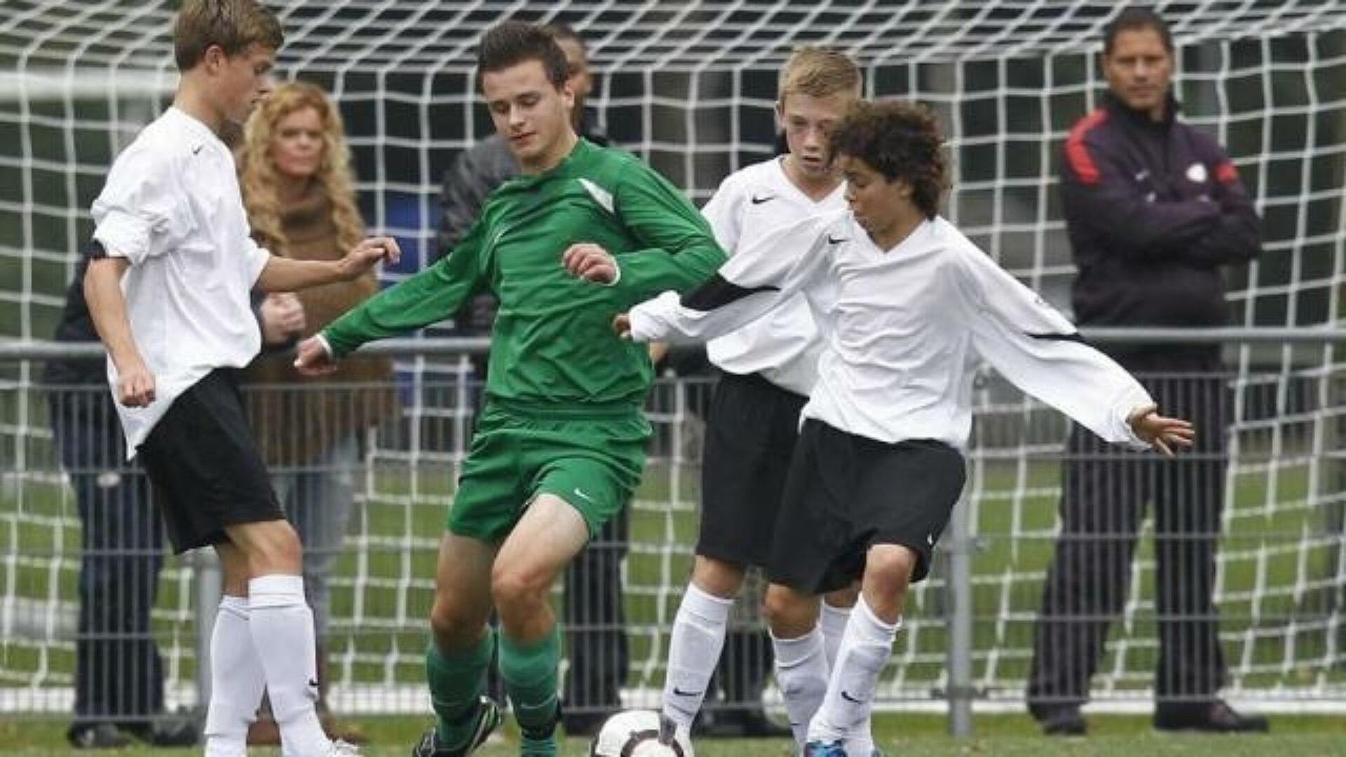 012/O13 jeugdvoetballer KNVB