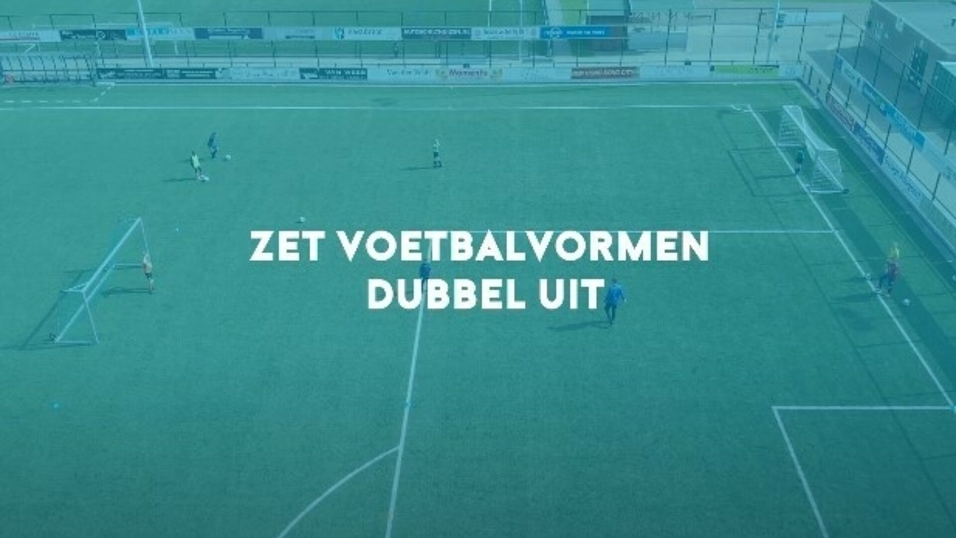 Zet voetbalvorm dubbel uit